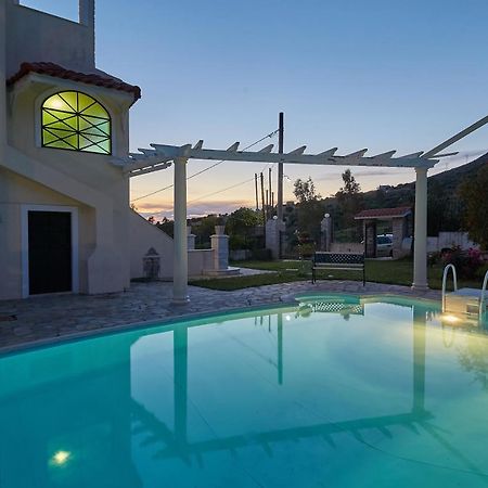 Villa Konstadina With Swimming Pool Kalivia Thorikou Exterior photo
