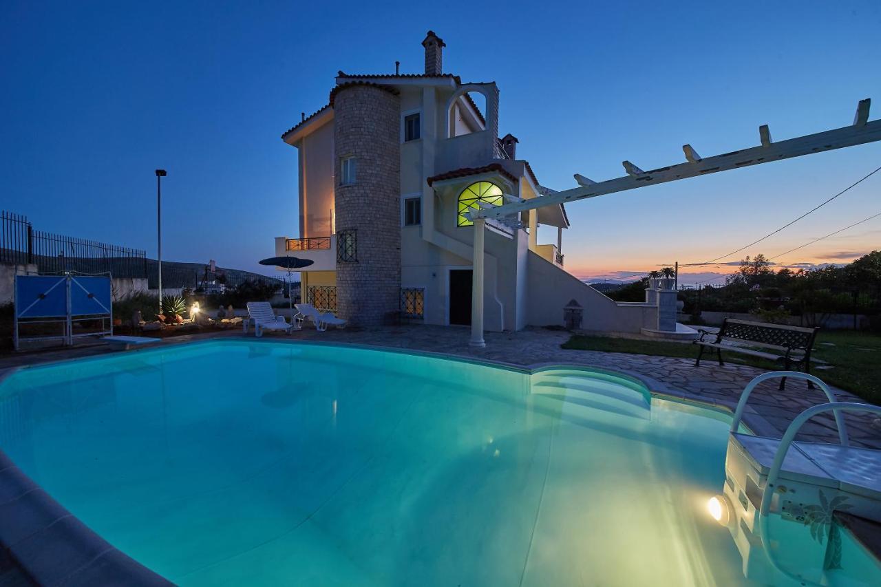 Villa Konstadina With Swimming Pool Kalivia Thorikou Exterior photo