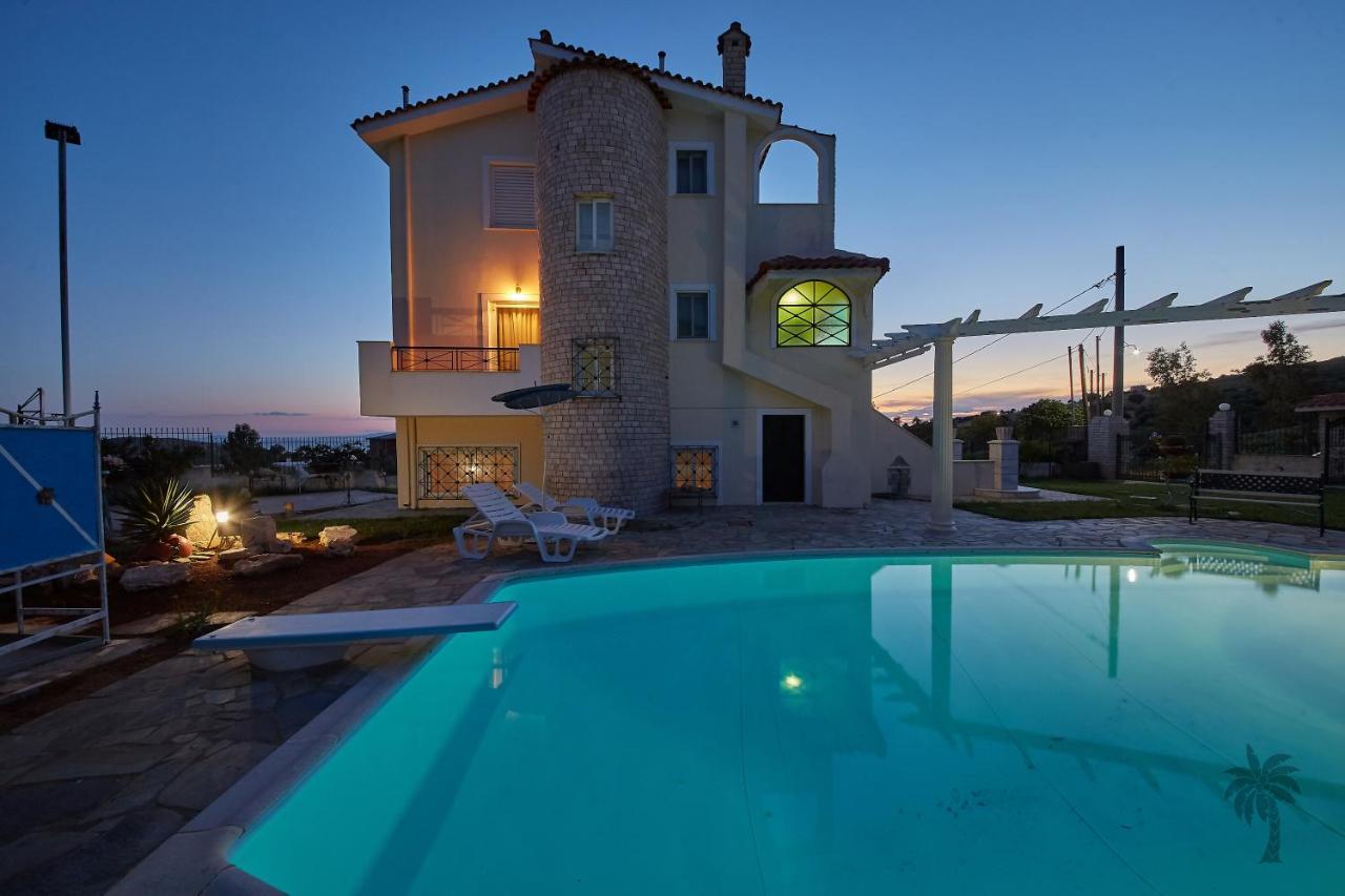 Villa Konstadina With Swimming Pool Kalivia Thorikou Exterior photo